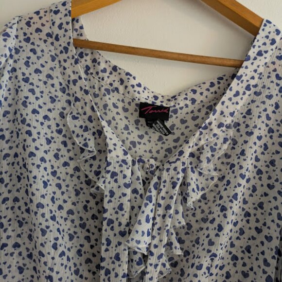 Torrid Blue and White Heart Blouse Size 2/2X - Picture 8 of 10